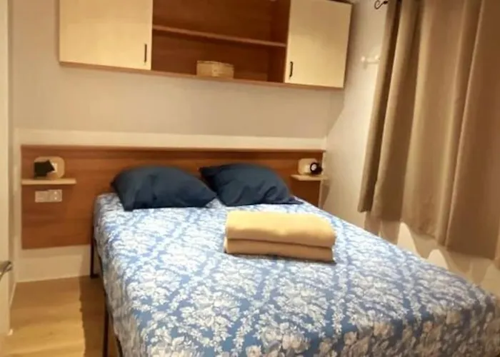 Camping Mobil De Patricia Et Franck A Sigean