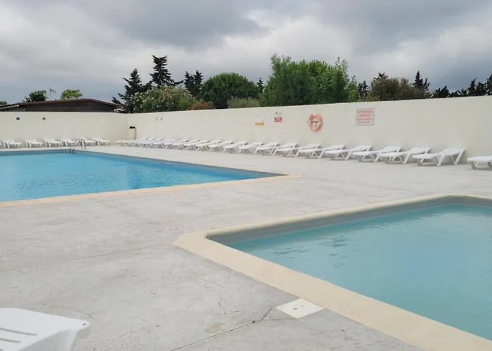 Camping Mobil De Patricia Et Franck A Sigean